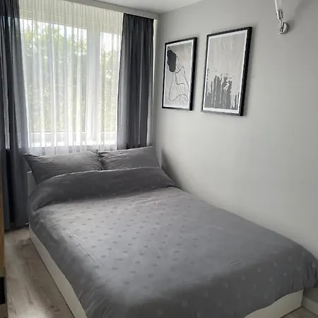 Апартаменты Mieszkanie W Centrum Z Oddzielna Sypialnia