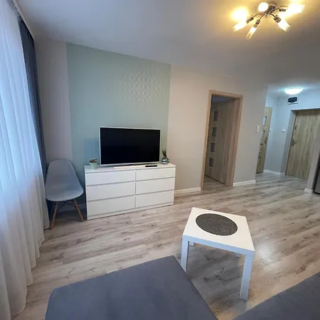 Апартаменты Mieszkanie W Centrum Z Oddzielna Sypialnia *