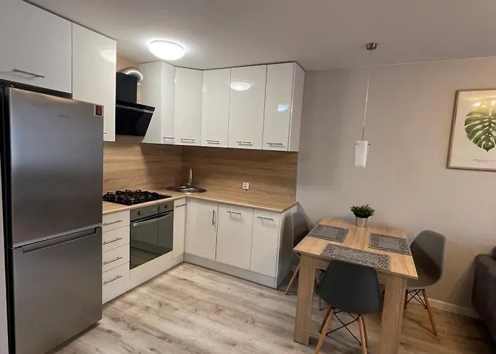 Mieszkanie W Centrum Z Oddzielna Sypialnia Apartment